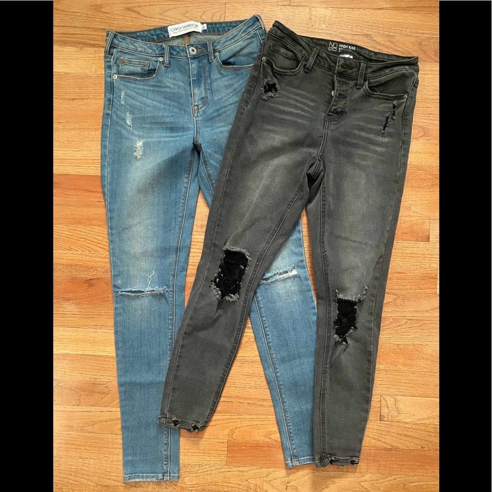 Size 5 High Rise Ripped Jeans